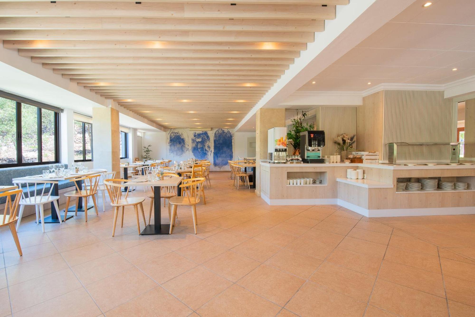 Playa Mondrago Hotel