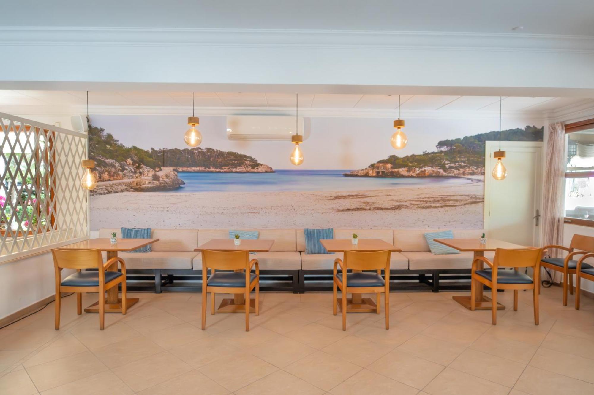 Playa Mondrago Hotel 3*